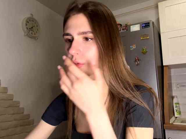 AshantiBadolato webcam