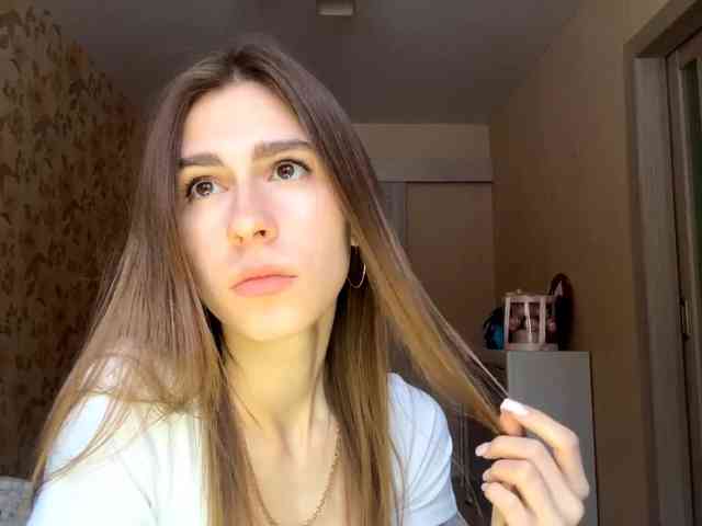 AshantiBadolato webcam