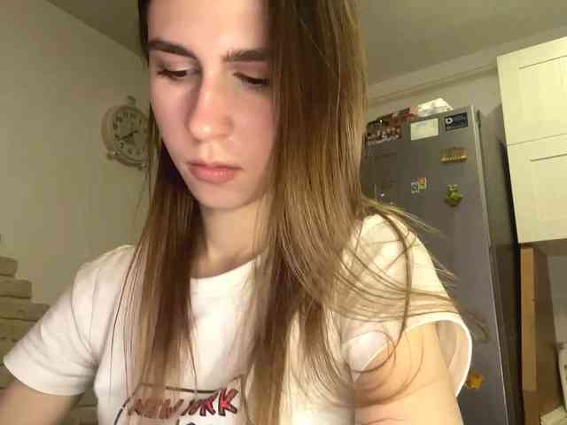 AshantiBadolato webcam