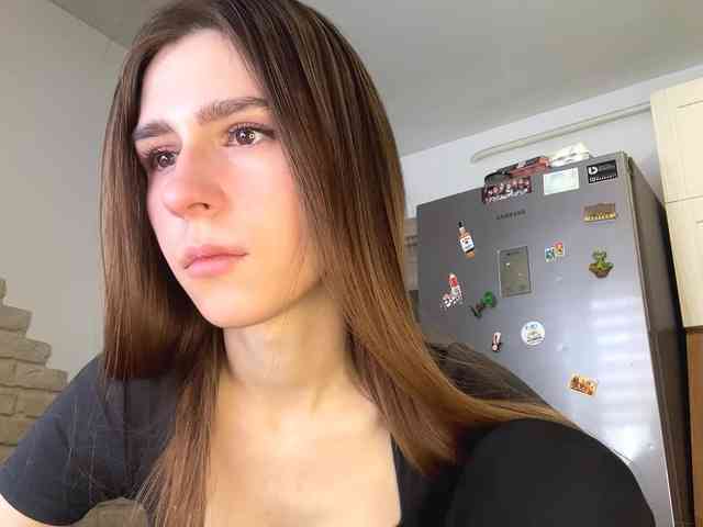 AshantiBadolato webcam