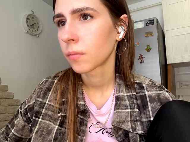 AshantiBadolato webcam