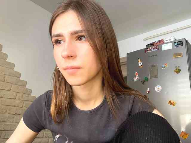 AshantiBadolato webcam