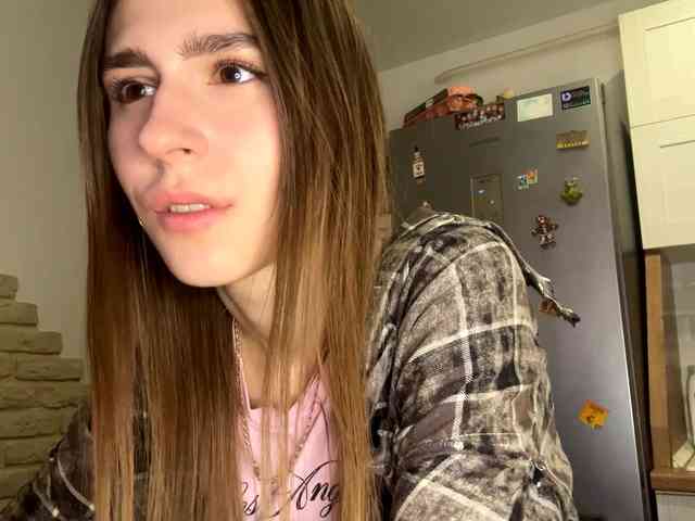 AshantiBadolato webcam