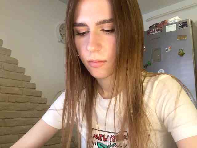 AshantiBadolato webcam