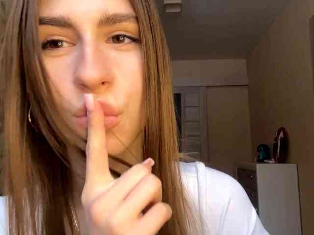 AshantiBadolato webcam