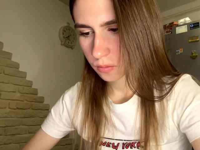 AshantiBadolato webcam