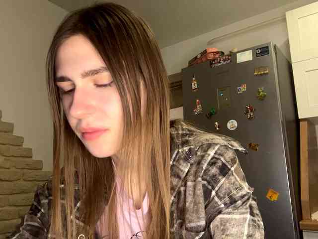 AshantiBadolato webcam