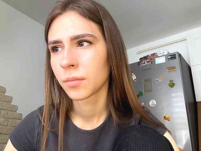 AshantiBadolato webcam