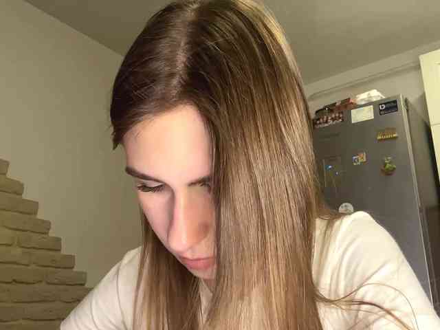 AshantiBadolato webcam