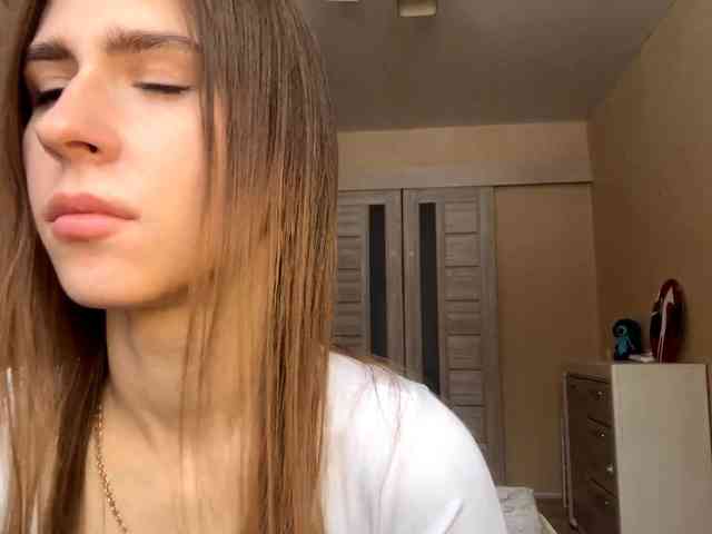 AshantiBadolato webcam