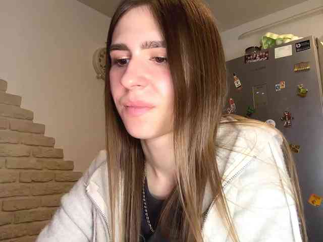 AshantiBadolato webcam