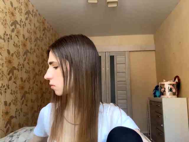 AshantiBadolato webcam