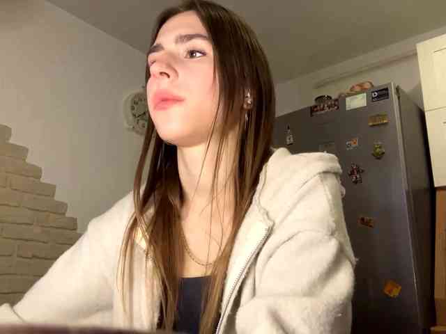 AshantiBadolato webcam