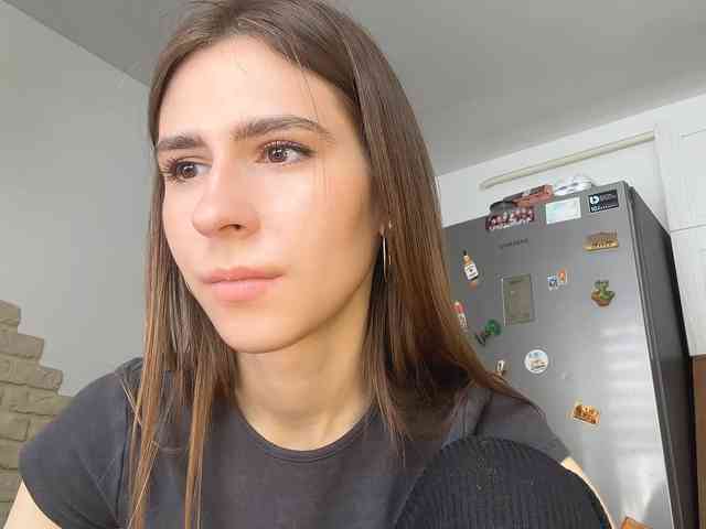 AshantiBadolato webcam