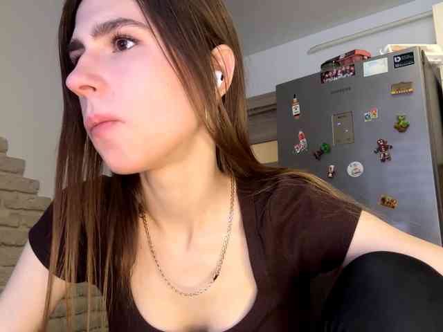 AshantiBadolato webcam