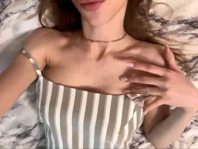 AshantiBadolato webcam