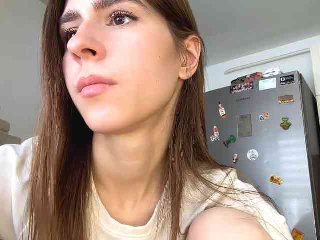 AshantiBadolato webcam