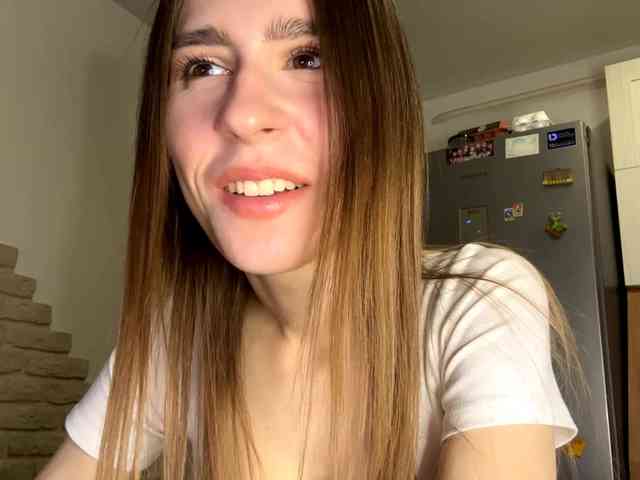 AshantiBadolato webcam