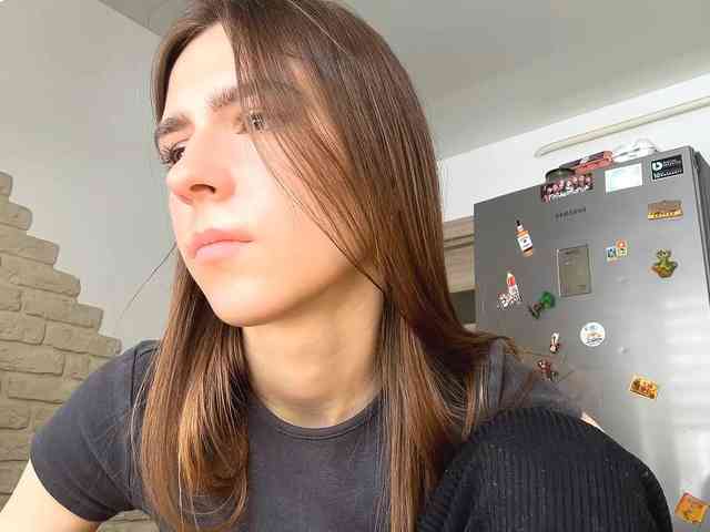 AshantiBadolato webcam