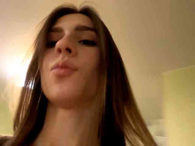 AshantiBadolato webcam