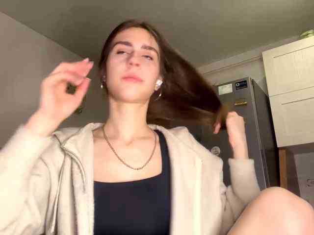 AshantiBadolato webcam