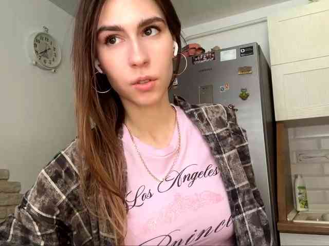 AshantiBadolato webcam