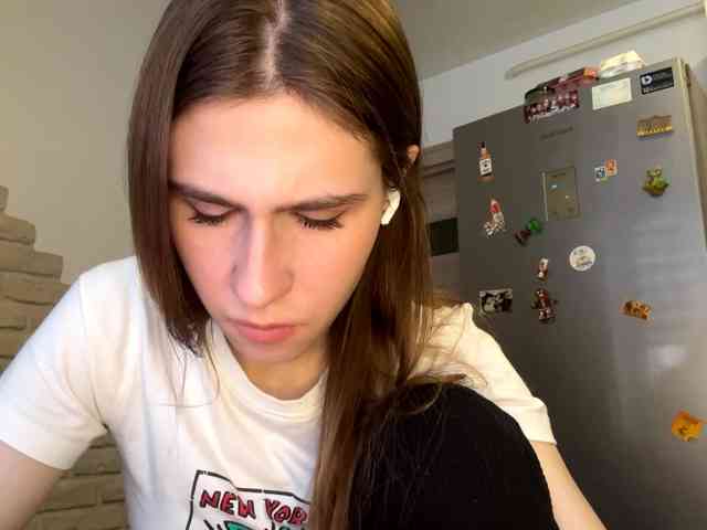 AshantiBadolato webcam