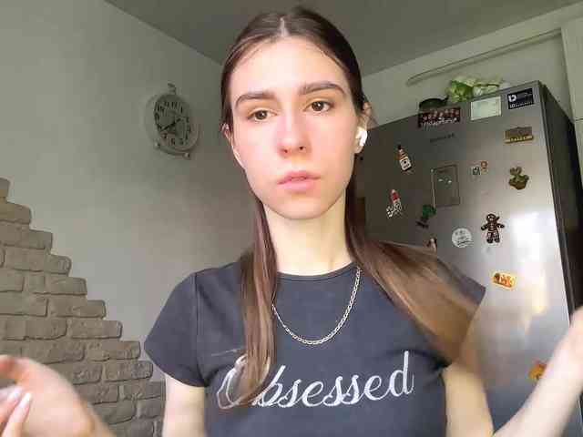 AshantiBadolato webcam