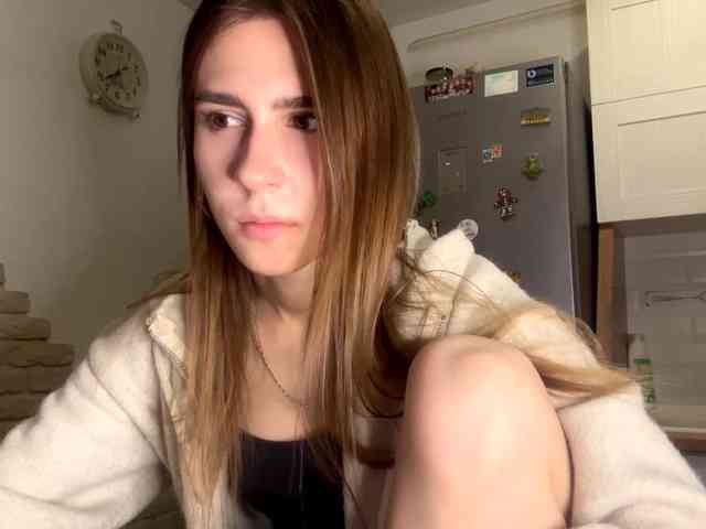 AshantiBadolato webcam