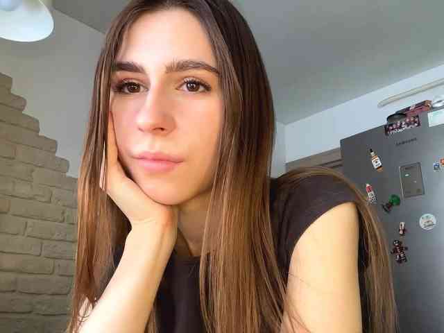 AshantiBadolato webcam