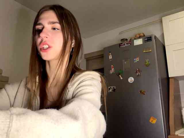 AshantiBadolato webcam