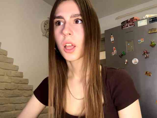 AshantiBadolato webcam