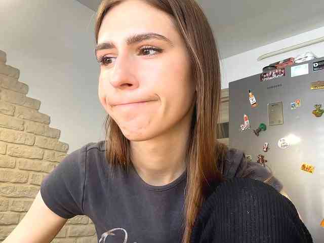 AshantiBadolato webcam