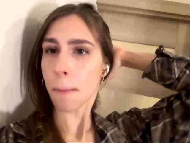 AshantiBadolato webcam