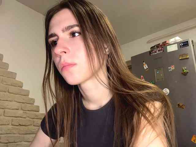 AshantiBadolato webcam