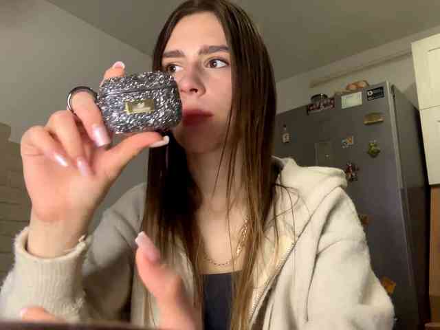 AshantiBadolato webcam