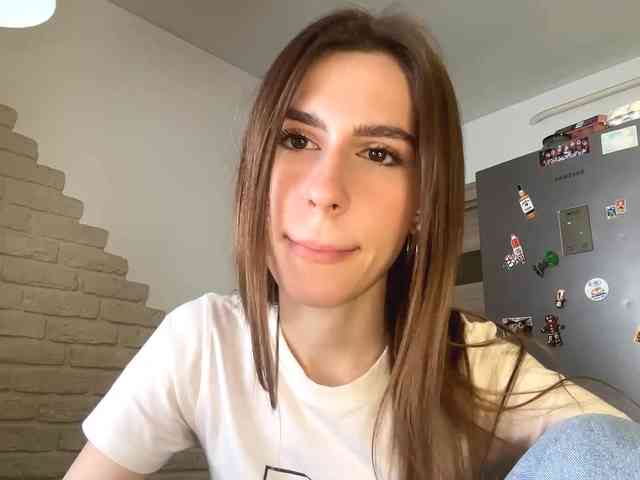 AshantiBadolato webcam