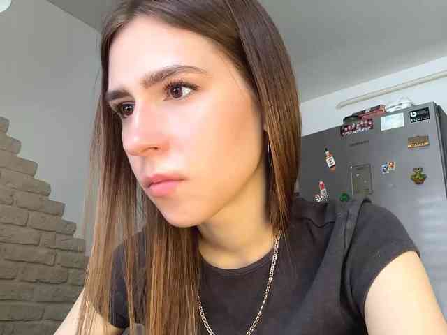 AshantiBadolato webcam