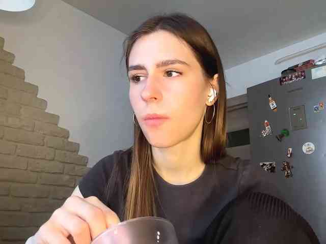 AshantiBadolato webcam