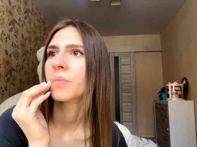 AshantiBadolato webcam