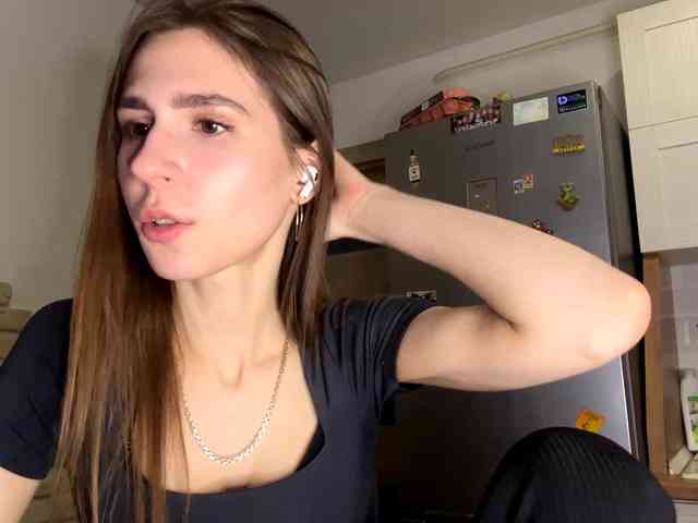 AshantiBadolato webcam