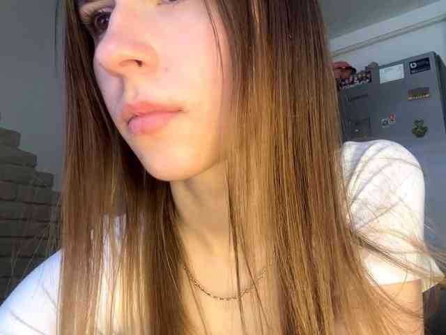 AshantiBadolato webcam