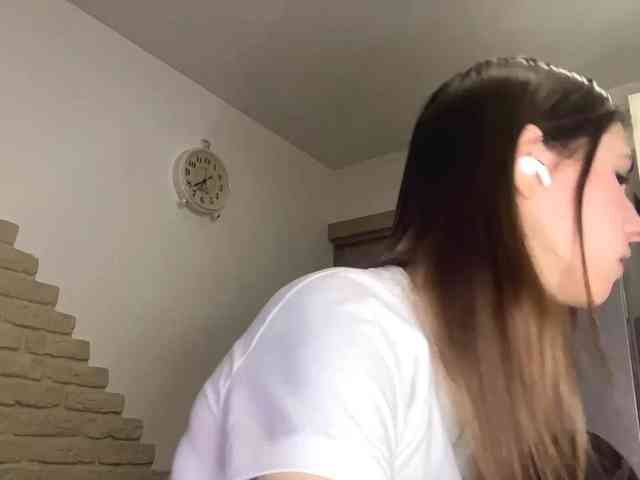 AshantiBadolato webcam