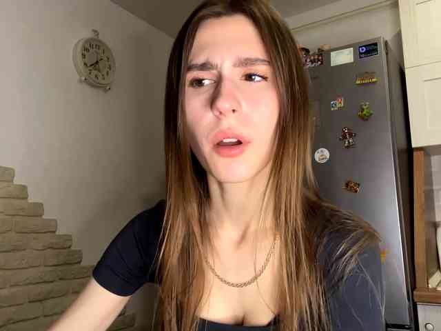 AshantiBadolato webcam