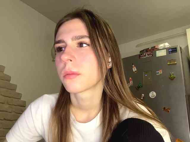 AshantiBadolato webcam