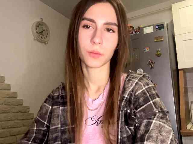 AshantiBadolato webcam