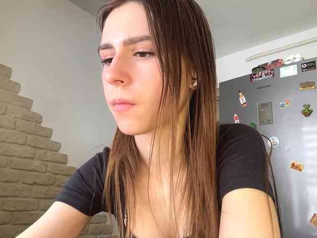 AshantiBadolato webcam