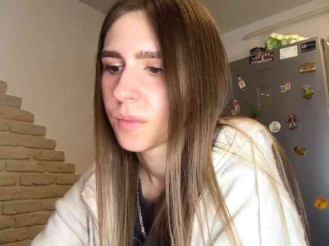 AshantiBadolato webcam