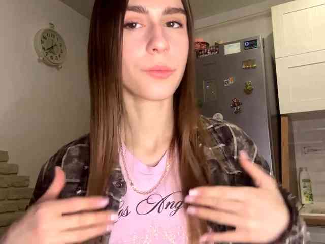 AshantiBadolato webcam