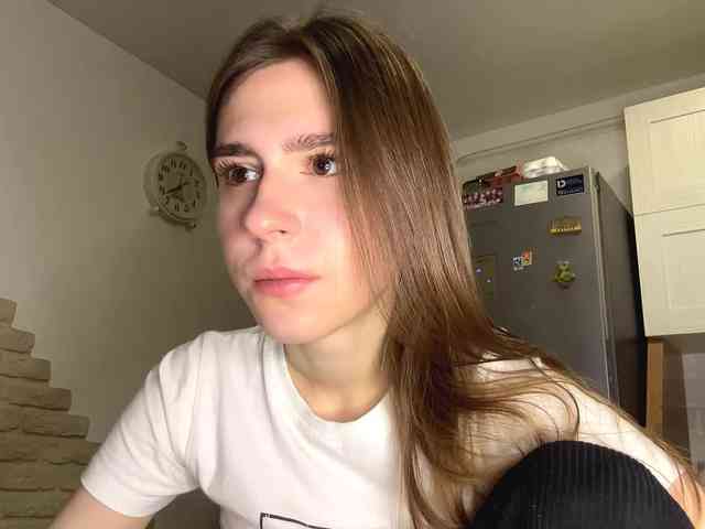 AshantiBadolato webcam